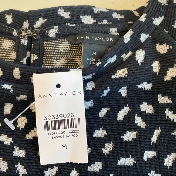 Ann Taylor Tops - Flutter Sleeve Top Women’s Medium Black & White Office Siren NEW